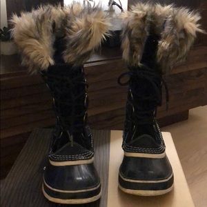 Sorel Joan of Artic (worn once)